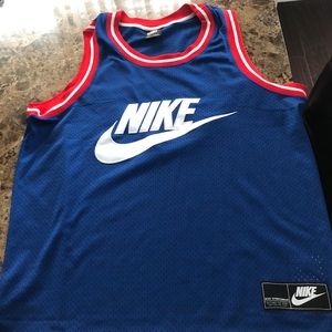 Men’s Nike jersey size L